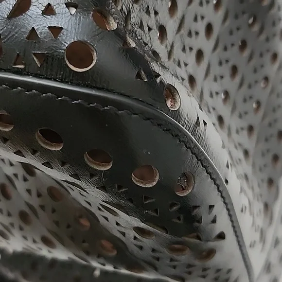 Alaia rose marie - Picture 6 of 11